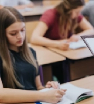 На Рівненщині відбувся третій етап Всеукраїнської учнівської олімпіади з української мови та літератури: хто переміг