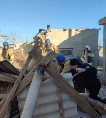 Рашисти обстріляли Куцурубську громаду на Миколаївщині, пошкоджено будинок, з-під завалів деблокували жінку та двох дітей