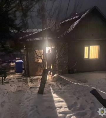 На Хмельниччині чоловік побив пасинка металевим прутом: у дитини численні переломи та забої