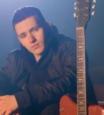 Відомого співака з Волині YAKTAK захейтили через пісню на Євробачення