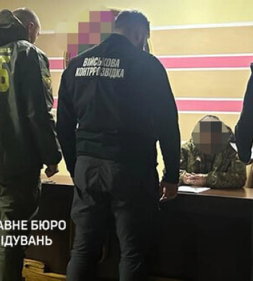 Дві прикордонниці на Львівщині продавали інформацію із закритих баз даних: ДБР повідомило про підозру