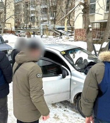 Обіцяла за гроші уникнути мобілізації: у Чернівцях на хабарі затримали медсестру