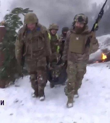 Пройти крізь вогонь і вибухи: на півночі Волині - купа військової техніки та чути постріли. Відео