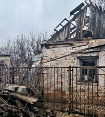 Армія РФ обстріляла Нікополь з артилерії і тричі атакувала дронами, є руйнування