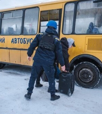 З Покровського та Бахмутського районів Донеччини евакуювали 43 людини, серед них 4 дитини, - ДСНС Донецької області. ФОТОрепортаж