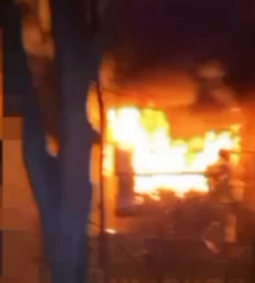 Із палаючого будинку в Одесі евакуювали понад сотню людей після атаки російських дронів. Є поранені