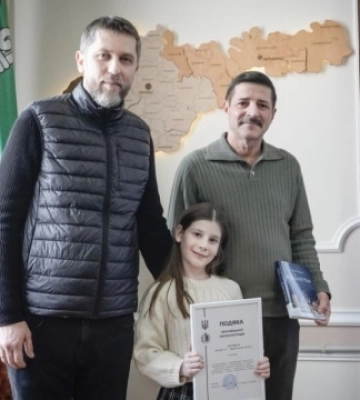 За наколядовані гроші 8-річна чернівчанка купила дрон для ЗСУ