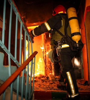 Росіяни атакували Одесу шахедами: загорілася багатоповерхівка, постраждали троє людей
