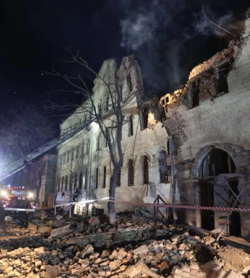 Россия повредила больницу в Харькове: фото последствий удара