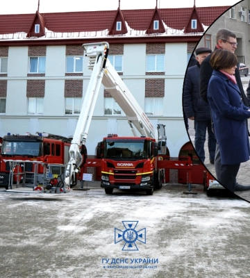 Прикарпатські рятувальники отримали техніку та спорядження з Польщі