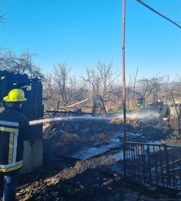 На Мукачівщині горіла надвірна споруда