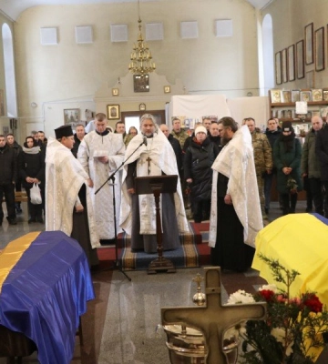У Полтаві влаштували прощання з воїнами Іваном Белеканичем та Михайлом Рибалкою