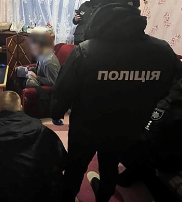 Затримано групу шахраїв, які пропонували роботу за кордоном