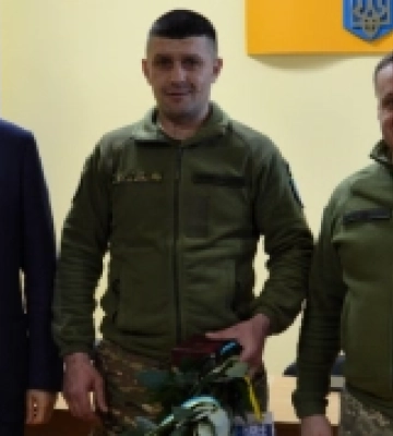 Солдата Олександра Кобзаренка з Одещини нагородили орденом «За мужність ІІІ ступеня»