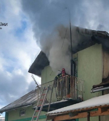 На Львівщині внаслідок пожежі в будинку загинув літній чоловік з 2-річною онучкою