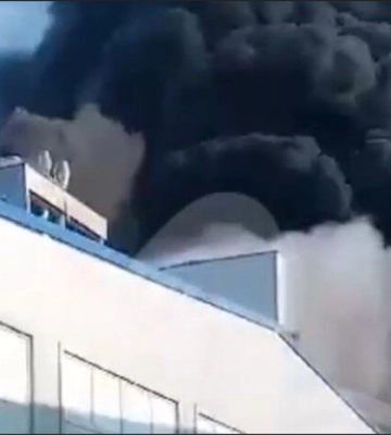 У Ростовській області РФ після вибухів палає поліефірний завод (відео)