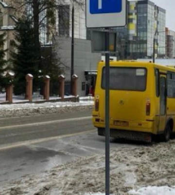 На вулиці Шевченка у Львові водій автобуса збив 46-річного пішохода
