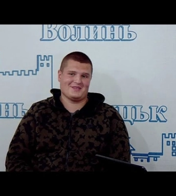 «Гидко, що такі люди живуть в Луцьку»: біля замку Любарта лучанин, що «засвітився» на відпочинку в Домінікані, співав російські пісні