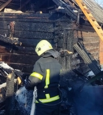 Необережно грілися: на Волині спалахнув житловий будинок 