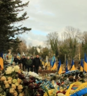 В Ужгороді вшанували пам’ять загиблих на війні захисників