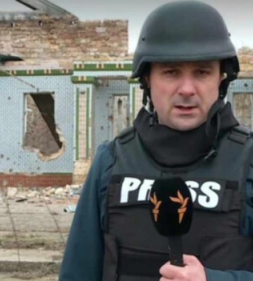 Журналіст &quot;Радіо Свобода&quot; Дмитро Євчин дістав поранення в районі Роботиного під час зйомок сюжету