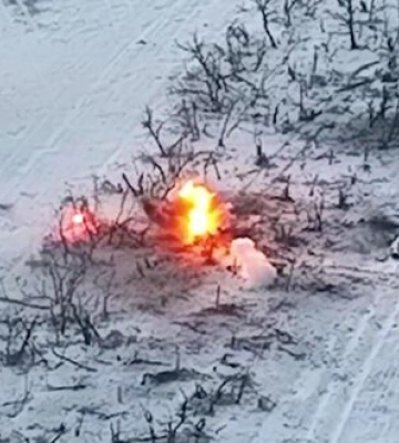 Ураження російської БМД-4М поблизу села Вербове Запорізької області. ВIДЕО