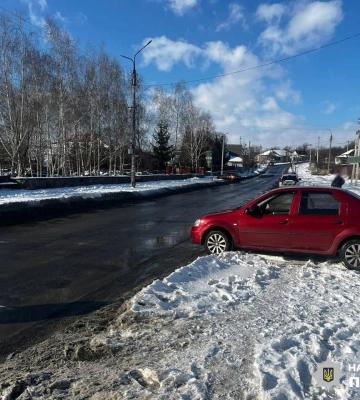 У Тальному автомобіль збив пенсіонерку