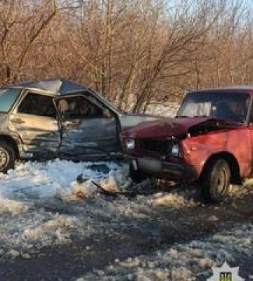 На Полтавщині зіткнулися авто: травмовані дитина та жінка