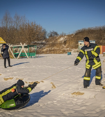 Водолазы на Харьковщине спасали провалившихся под лед и самих себя (видео)