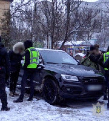 Розвозили наркотики і повій під час комендантської години: у Києві припинили діяльність наркомережі