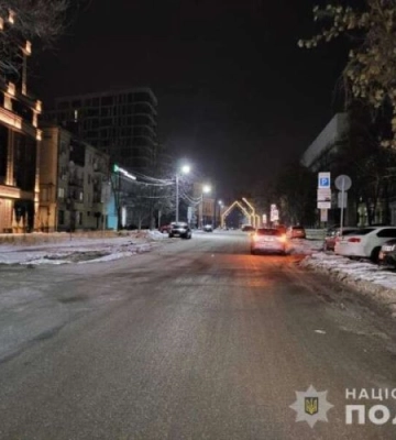У Дніпрі посеред вулиці побили та пограбували 20-річного хлопця (ФОТО)