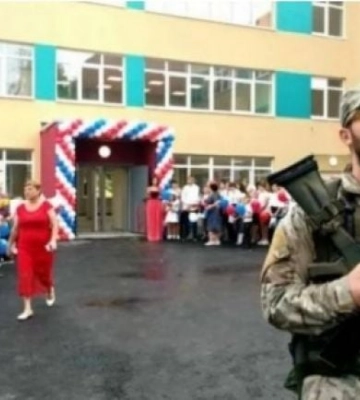 В каждой школе Мелитополя введут новую должность -  “смотрящий за патриотизмом”