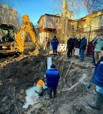 В Одесі комунальники відновили тепломагістраль, пошкоджену внаслідок атаки російських безпілотників