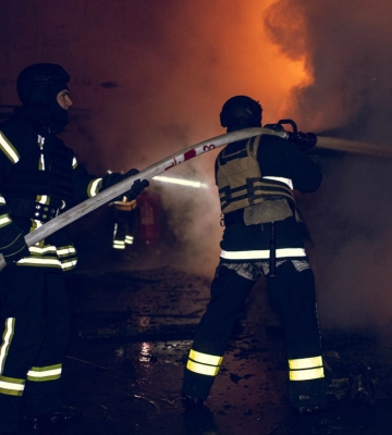 У Сумах рятувальники ліквідували наслідки ворожої атаки