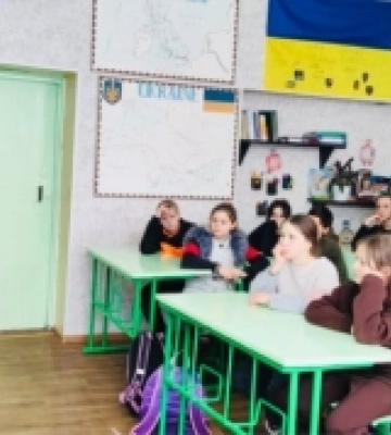 На Миколаївщини ювенали провели пізнавальну лекцію для школярів