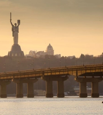 В Києві перейменували 9 станцій міської електрички та залізничний міст