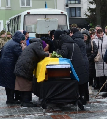 Відав життя на полі бою: У Рівному попрощалися з Героєм Андрієм Яремчуком (ВІДЕО)