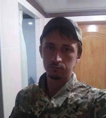 Ездит по всей Украине: мошенник-игроман притворяется военным и обманом выманивает деньги