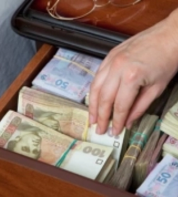 Премії - до 300 %: ексдиректора дубенської лікарні підозрюють у розтраті ковідних коштів