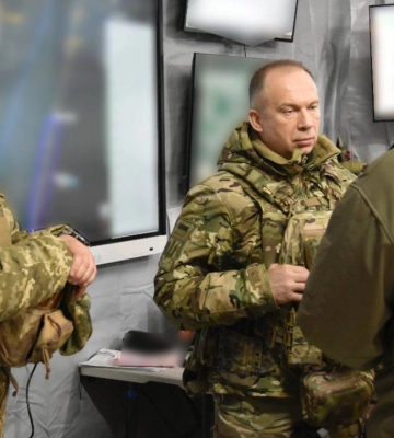 Спланировали применение резервов: Сырский посетил воинские части, которые держат оборону на Купянском направлении