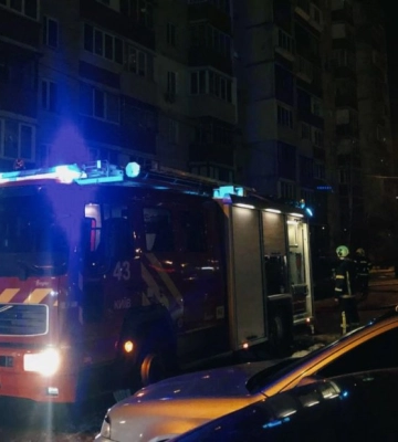 У Києві горіла багатоповерхівка: є постраждалий