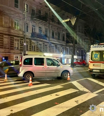 В центрі Одеси водій автомобіля спричинив ДТП, є постраждала