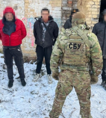 Викрадали людей за вигадані борги: у Запоріжжі знешкодили банду рекетирів