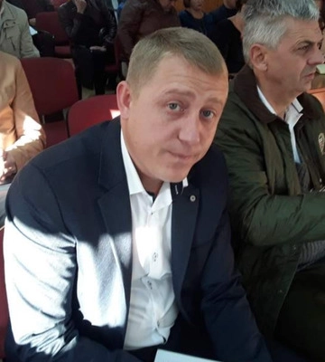 Чиновник з Черкас безкоштовно користується преміум-позашляховиком матері