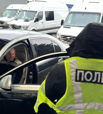 Незаконное завладение земли у Киевской ГЭС: на границе задержали бизнесмена