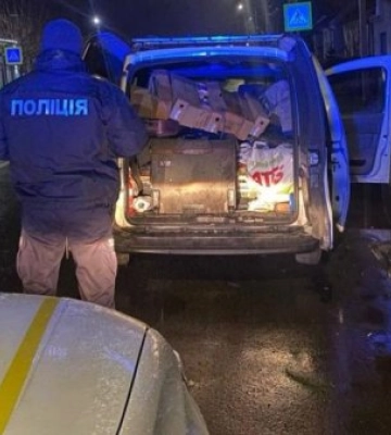 На Закарпатті затримали чоловіків, у автомобілі яких були викрадені речі