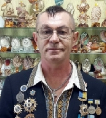 Волинський майстер створив яйце з дроном