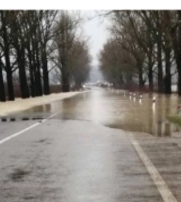До уваги водіїв: між Мукачевом та Хустом перекрито ділянку дороги