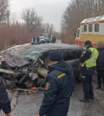 На Одещині легковик зіштовхнувся з автобусом