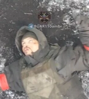 Оккупант закатывает глаза после атаки украинского дрона вблизи Авдеевки. ВИДЕО 18+